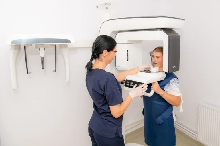 Implant Dentar Câmpina